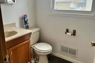 505 Gascoigne Dr, Waukesha, WI 53188 - Photo 15