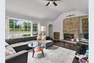 1009  Waldo Blvd, Manitowoc, WI 54220 - Photo 3
