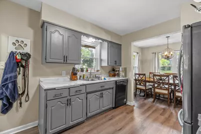 10506 W Villard Ave, Milwaukee, WI 53225 - Photo 17