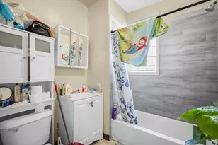 2426 S 35th St, Milwaukee, WI 53215 - Photo 9