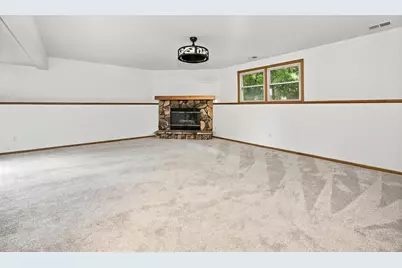 8570 N Meadowside Ct, Brown Deer, WI 53223 - Photo 25