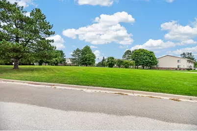 3233 W Mangold Ave #F, Greenfield, WI 53221 - Photo 19