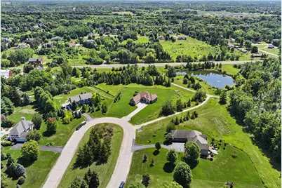 1555  Behrens Dr, Cedarburg, WI 53012 - Photo 55