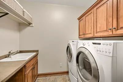 1555  Behrens Dr, Cedarburg, WI 53012 - Photo 25