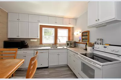 6807 S Pennsylvania Ave, Oak Creek, WI 53154 - Photo 3
