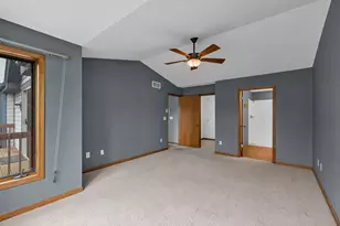 978 Bay View Cir, Mukwonago, WI 53149 - Photo 15