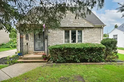 2823 S 85th St, West Allis, WI 53227 - Photo 25