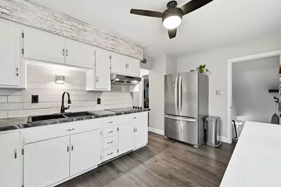 2823 S 85th St, West Allis, WI 53227 - Photo 9