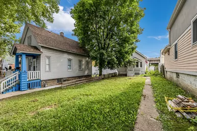 736 S 36th St, Milwaukee, WI 53215 - Photo 3