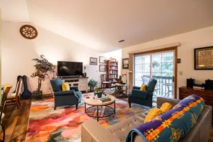 6185 S Creekside Dr, Cudahy, WI 53110 - Photo 5