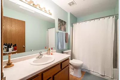6185 S Creekside Dr #5, Cudahy, WI 53110 - Photo 11