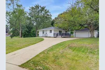 N65W14104  Hazel K Cir, Menomonee Falls, WI 53051 - Photo 1