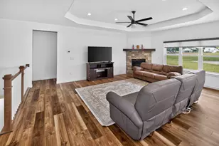 9391 S Parkside Ln, Franklin, WI 53132 - Photo 5