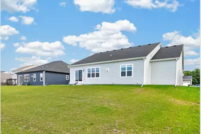 9391 S Parkside Ln, Franklin, WI 53132 - Photo 33
