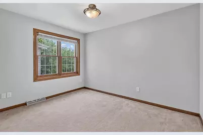 N48W16103  Lone Oak Ln, Menomonee Falls, WI 53051 - Photo 25