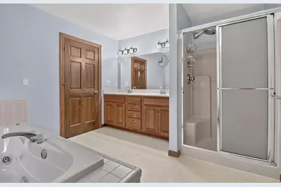 N48W16103  Lone Oak Ln, Menomonee Falls, WI 53051 - Photo 21