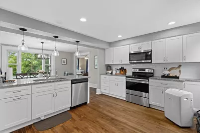 N4W22625  Bluemound Rd, Pewaukee, WI 53186 - Photo 11