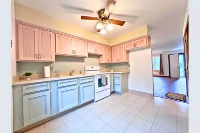 1415  Oakes Rd #5, Racine, WI 53406 - Photo 9