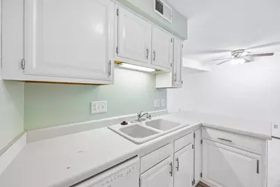 N82W13506  Fond Du Lac Ave #A207, Menomonee Falls, WI 53051 - Photo 11