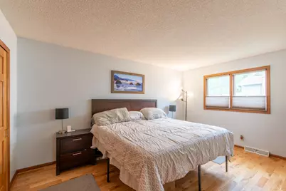 1815  Erin Ln, Waukesha, WI 53188 - Photo 5