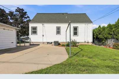 3544 S 49th St, Greenfield, WI 53220 - Photo 17