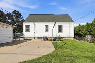 3544 S 49th St, Greenfield, WI 53220 - Photo 17