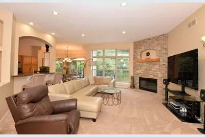 930  Dana Ln, Waukesha, WI 53189 - Photo 5