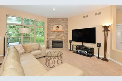 930  Dana Ln, Waukesha, WI 53189 - Photo 3