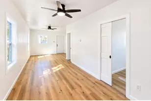 717 Hubbard St, Racine, WI 53402 - Photo 9