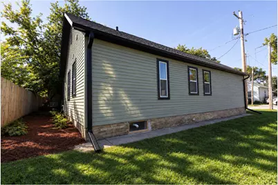717  Hubbard St, Racine, WI 53402 - Photo 21