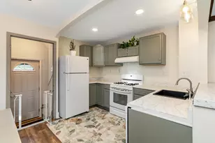 3775 S Rutland Ave, Saint Francis, WI 53235 - Photo 9