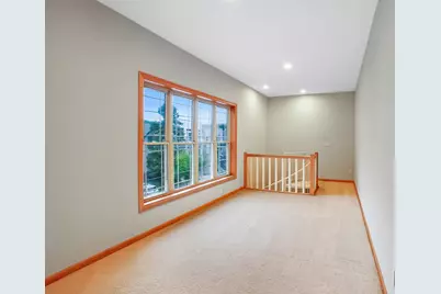 805 E Pearson St, Milwaukee, WI 53202 - Photo 17