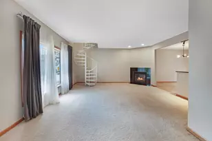 805 E Pearson St, Milwaukee, WI 53202 - Photo 7
