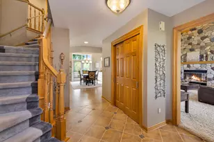 21135 Stratford Ct, Brookfield, WI 53045 - Photo 5