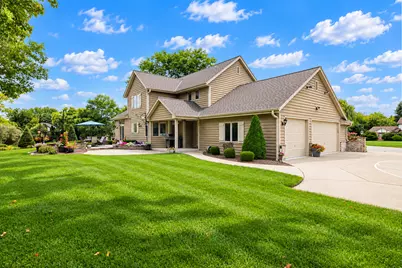 21135  Stratford Ct, Brookfield, WI 53045 - Photo 3