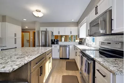 21135  Stratford Ct, Brookfield, WI 53045 - Photo 15