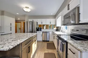 21135 Stratford Ct, Brookfield, WI 53045 - Photo 15