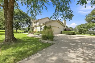 N48W25418 Aberdeen Dr, Lisbon, WI 53072 - Photo 5