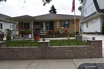 609  Blaine Ave, Racine, WI 53405 - Photo 1