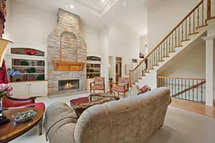 264 Steeple Point Circle, Delafield, WI 53018 - Photo 5