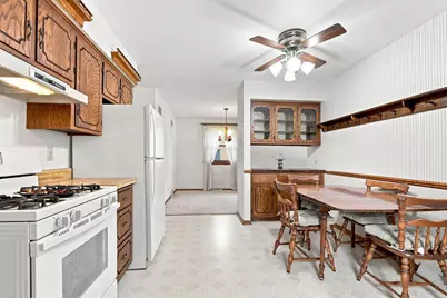 2113  Neptune Cir, Racine, WI 53404 - Photo 9