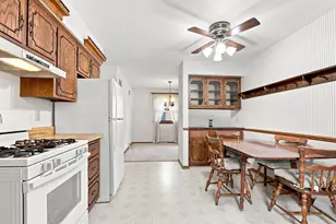 2113 Neptune Cir, Racine, WI 53404 - Photo 9