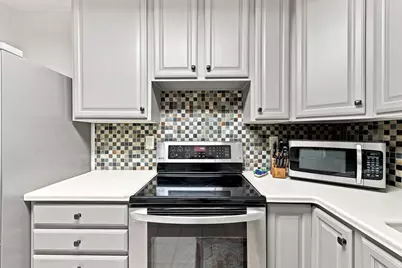 2440 W Good Hope Rd #46, Glendale, WI 53209 - Photo 7