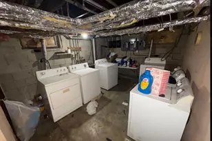 6221 W Thurston Ct, Milwaukee, WI 53218 - Photo 29