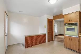 2606 Eisenhower Dr, Racine, WI 53405 - Photo 13