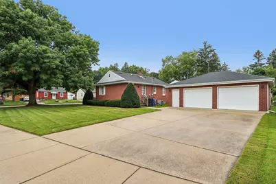2606  Eisenhower Dr, Racine, WI 53405 - Photo 35