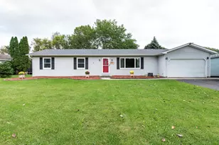 713 Eisenhower Ct, Twin Lakes, WI 53181 - Photo 1