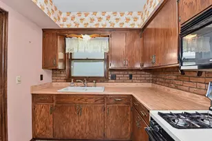 1138 S 120th St, West Allis, WI 53214 - Photo 11