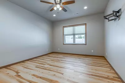3827  Sunnyside Dr, La Crosse, WI 54601 - Photo 11