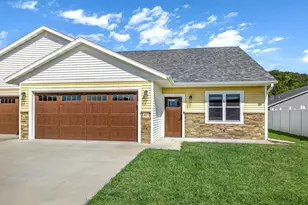 3827 Sunnyside Dr, La Crosse, WI 54601 - Photo 1
